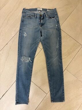 Frame Denim Light Blue Skinny Jeans with Contrast Stitching